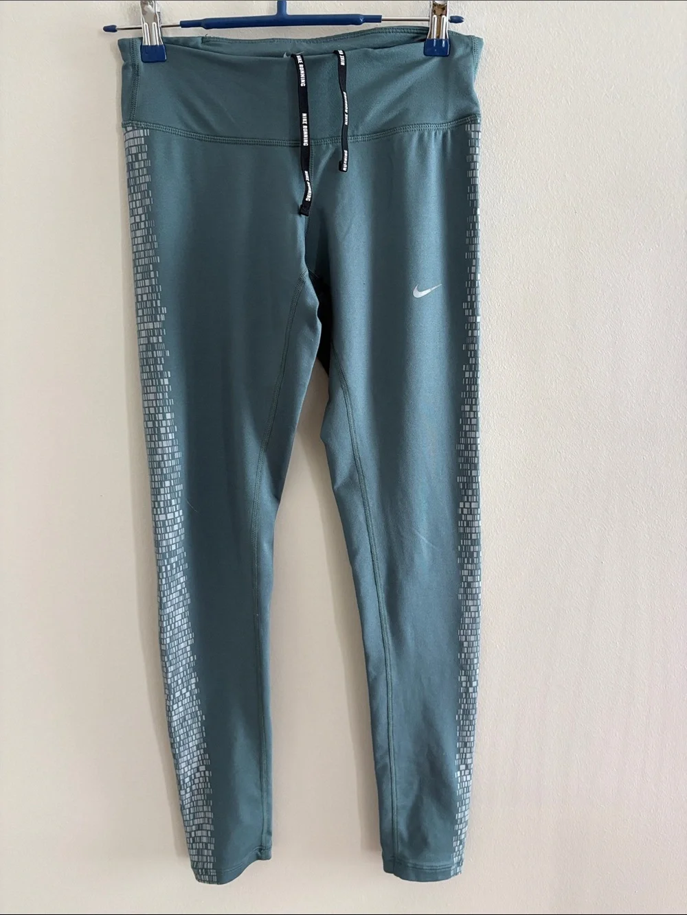 Nike Dri-Fit Teal-Green Athletic Leggings with Reflective Side Panels